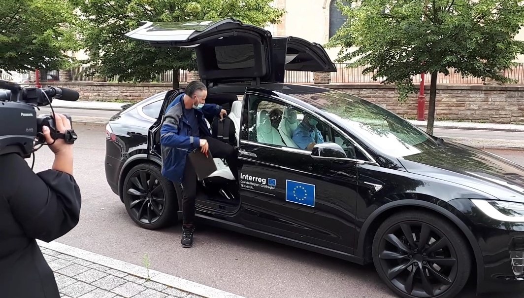 Feldversuch für grenzüberschreitenden automatisierten Shuttledienst gestartet!