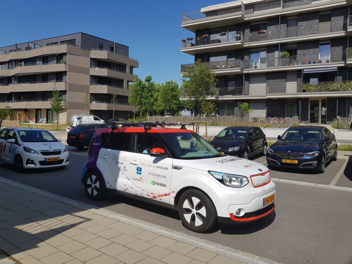 Mobility on Demand im automatisierten Fahrzeug: Erfolgreiche Demo auf öffentlichen Straßen in Luxemburg!